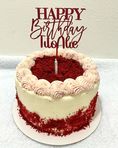 Red Velvet Cake with Cream Cheese Frosting 🤤✨ DM me to order 📩 #birthdaycake #customcakes #cake #cakes #cakestagram #cakesofinstagram #honolulusweets #oahusweets #honoluluhawaii #oahuhawaii Red Velvet Birthday Cake Ideas For Women, Red Velvet Cake Design Birthdays, Red Velvet Cake Birthday, Red Velvet Cake Decoration, Red Velvet Birthday Cake, New Cake Design, Cake With Cream Cheese Frosting, New Cake, With Cream Cheese Frosting