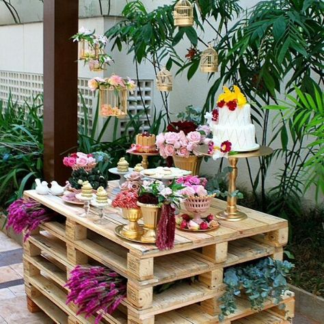 . Wedding Table Plan Ideas, Table Plan Ideas, Deco Champetre, Engagement Parties, Wedding Table Plan, Recycled Pallets, Table Plan, Festa Party, Plan Ideas