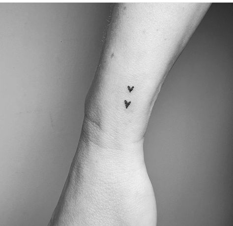 Mimi Tattoo Ideas, Latest Tattoos, Minimalist Tattoos, Two Hearts, Minimalist Tattoo, A Tattoo, On The Road, Tattoo Artists, Fashion Illustration