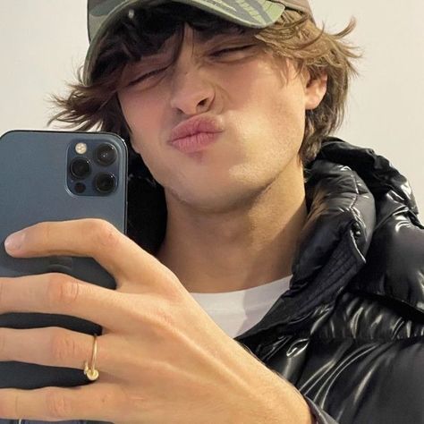 Selfie Ideas Guys, Ryan Prevedel, Wes Bennett, Starboy Aesthetic, Keefe Sencen, Lynn Painter, Better Than The Movies, Playing For Keeps, Foto Poses