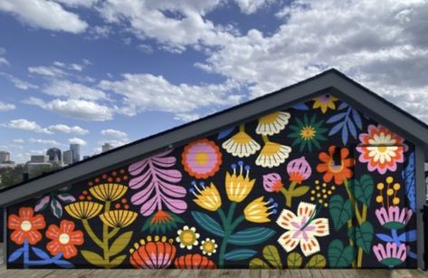 House Murals Exterior Wall Art, Fun Fence Ideas, Garage Mural Ideas, Shed Mural, Wall Painting Ideas Creative, Garden Fence Art, Mural Stencil, Interior Murals, Garden Mural