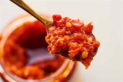 Asian Chili Garlic Sauce, Calabrian Chili Paste, Chili Oil Recipe, Chunky Guacamole, Calabrian Chili, Spice Up Your Life, Chili Garlic Sauce, Chili Paste, Chili Oil