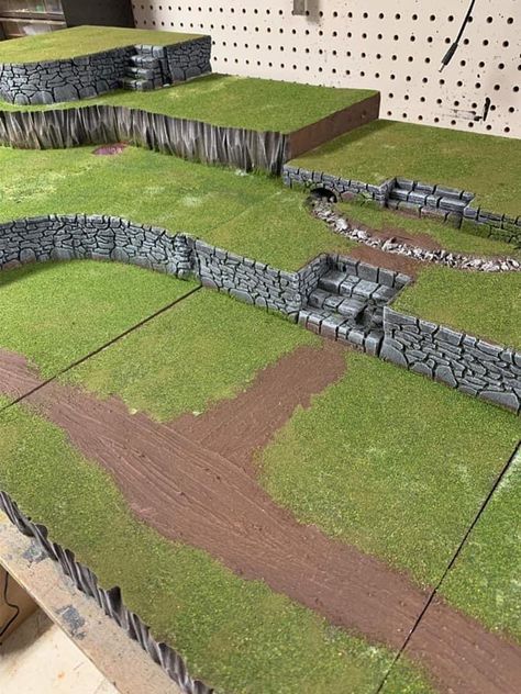 D&d Diorama, D&d Terrain, Dnd Terrain Diy, Spooky Town Village, Diy Christmas Village Displays, Dnd Diy, Halloween Village Display, Dnd Crafts, Lemax Spooky Town