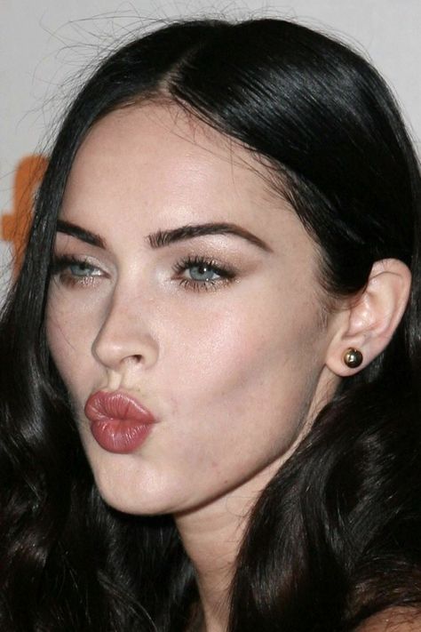 Megan Fox Brows, Megan Fox Tumblr, Megan Fox Face, Megan Fox Makeup, Estilo Megan Fox, Fox Makeup, Megan Fox Style, Megan Fox Photos, Megan Denise Fox