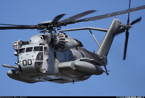 CH-53K King Stallion Marine Helicopters, Ah 64 Apache, Flying Vehicles, Military Hardware, Military Helicopter, Royal Air Force, Aircraft Design, Military Equipment, Aircraft Carrier