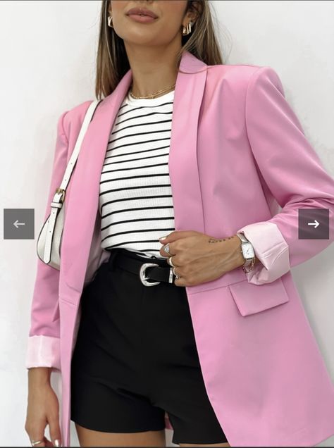 Blazer Rosa Outfit, Pink Blazer Outfit Casual, Colorful Blazer Outfits, Looks Com Short, Blazer Design, Outfits Primavera, Fiesta Outfit, Winter Fashion Outfits Casual, Fashion Top Outfits