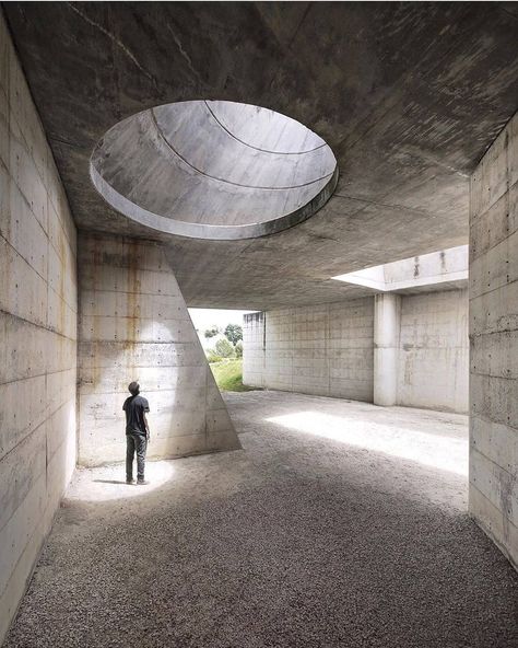 Architecture on Instagram: “lgualada Cemetery, designed by architects Enric Miralles and Carme Pinós in 1994, is regarded as "one of the most poetic works of 20th…” Concrete Architecture, Archi Design, Sacred Architecture, Brutalist Architecture, Architecture Student, Light Architecture, Modern Wallpaper, Brutalism, School Architecture