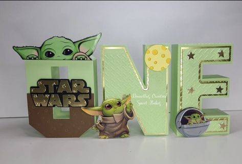 Baby Yoda Centerpieces, Baby Yoda First Birthday, Mandalorian Party, Baby Joda, Star Wars Themed Birthday Party, Yoda Birthday, Bebe Yoda, Yoda Party, Star Wars Baby Shower