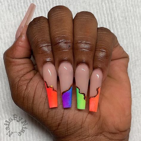 Gemini Nails, Toes Ideas, Gemini Wallpaper, Birthday Nails, Nail Ideas, Nail Inspo, Piercings, Nail Art, Nails