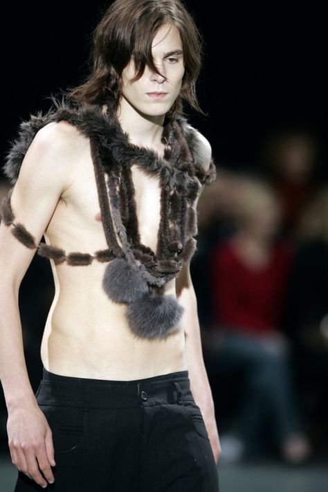 Rick Owens spring 2005 Haute Mess, Fashion Moodboard, Celebrity Look, Rick Owens, Runway Fashion, S S, Fashion Week, Celebrities, Catwalk Fashion