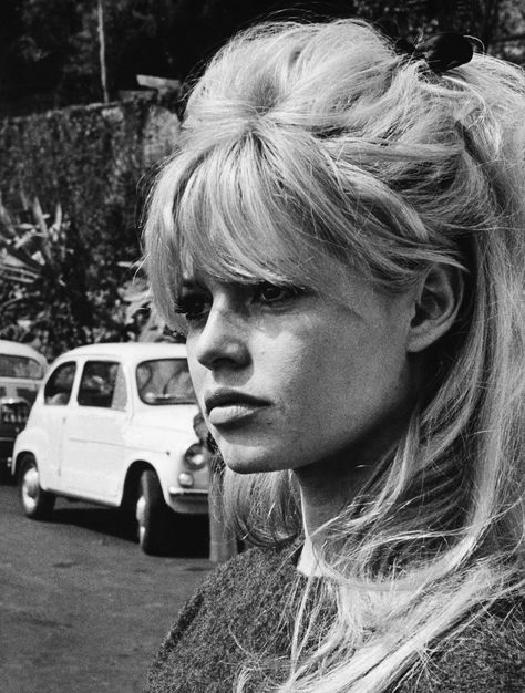 Vintage inspiration: cult fringes, from Birkin to Bardot | Vogue Paris Bridget Bardot Hair, Bardot Bangs, Bardot Hair, Bridgette Bardot, Bridget Bardot, Julie Christie, Bardot Style, Tilda Swinton, Brigitte Bardot