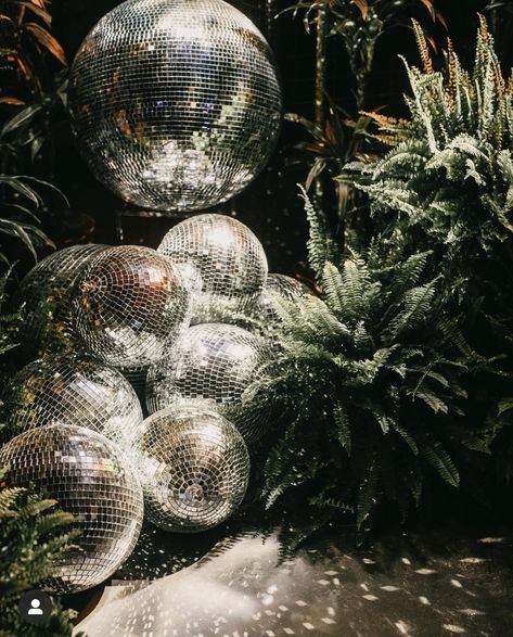 Disco Jungle, Winter Solstice Party, Dinner Party Style, Solstice Party, Edgy Bridal, Disco Decorations, Disco Glam, Ball Aesthetic, Disco Night