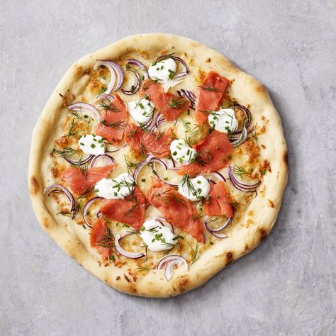 Smoked Salmon Pizza with Dill and Chives | Savory Creamy Crab Dip, Smoked Salmon Pizza, Salmon Pizza, Asian Side Dishes, Stop And Shop, Red Sauce, Pizza Stone, Fresh Chives, Pull Apart