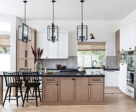 Two Tone Kitchen Cabinets, Black Countertops, Two Tone Kitchen, White Backsplash, Popular Kitchens, Top Base, Transitional Kitchen, Kitchen Trends, Modern Farmhouse Kitchens