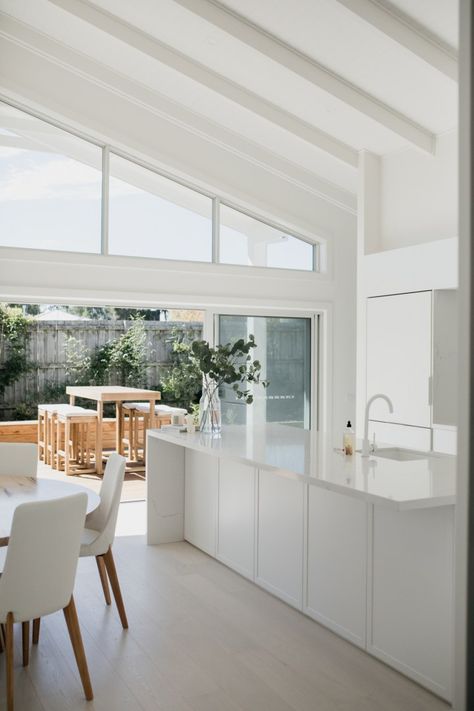 Diane Project. - polytec Design Awards Coastal Renovation, Fusion Kitchen, Bright Interior Design, Modern Hamptons, Paint Cabinets White, Minimalist Coastal, Modern Hampton, Bright Interior, Wood Floor Kitchen