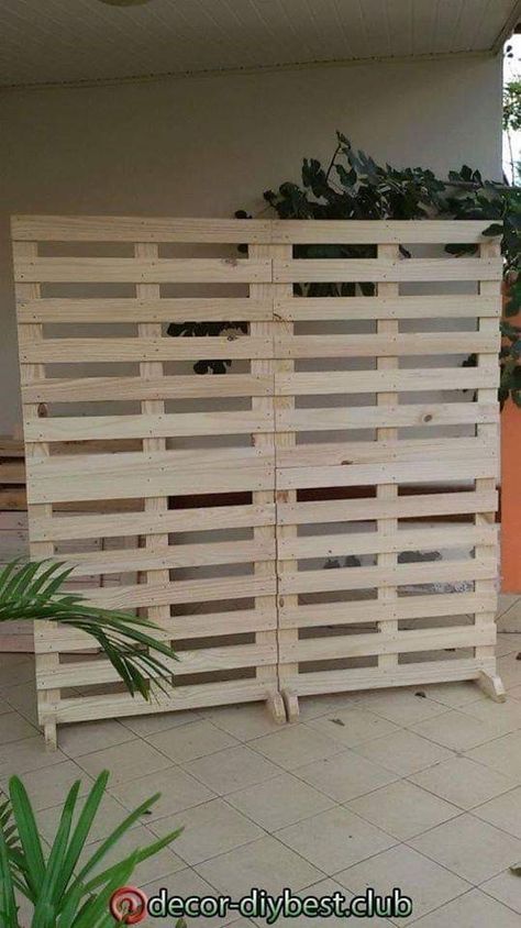 Pallet Room, Pallet Backdrop, Diy Room Divider, Privacy Walls, Pallet Wall, Craft Booth, Diy Pallet Furniture, Pallet Projects, Pallet Furniture