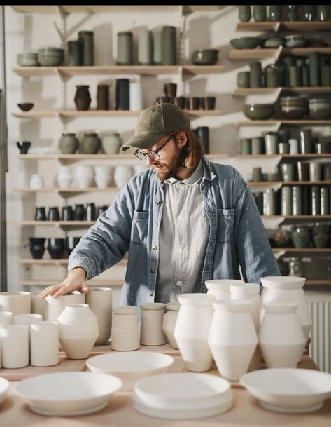 Florian Gadsby, Personal Branding Inspiration, Beautiful Kitchenware, Contemporary Baskets, Yorkshire Sculpture Park, Ceramic Cafe, Pottery Pots, Heritage Crafts, Pottery Videos