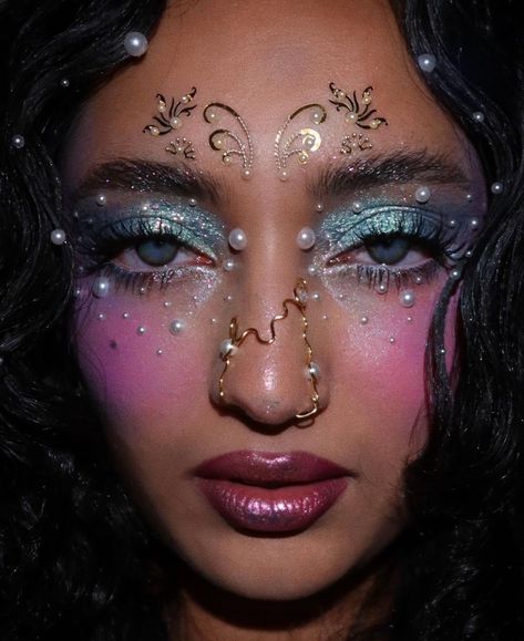 Mermaid Aesthetic Makeup, Kulfi Beauty, Ursula Makeup, Blush Lips, Fairy Face, Makeup Shoot, Eyebrow Trends, Chappel Roan, Funky Makeup