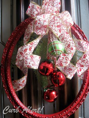 Door Mesh, Picture Frame Wreath, Egg Tree, Oval Picture Frames, Old Picture Frames, Christmas Frames, Noel Christmas, Frame Wreath, Easter Wreaths