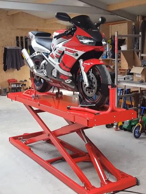 If you own a motorcycle, then you will agree with me that having a motorcycle lift is one of the most essential things to have. In this article, I have listed 11 of the best DIY motorcycle lift plans that you can DIY. Most of the plans in this article will require time and effort, the end result will be pleasing. Take a good look at all the plans listed below, make a pick and start building. 1. #MotorcycleLift Diy Motorcycle Lift, Motorcycle Lift Table, Homemade Motorcycle, Motorcycle Lift, Kustom Kulture Art, Bike Lift, Motorcycle Workshop, Diy Motorcycle, Welding Shop