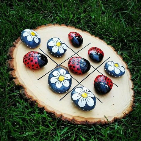 Pebbles Craft, Craft Games, Tic Tac Toe Board, Art Pierre, Painted Rocks Kids, Artwork Ideas, Tic Tac Toe Game, Rock Painting Ideas Easy, Rock Painting Designs