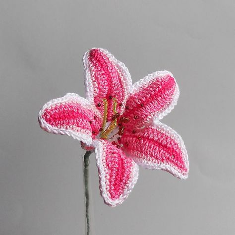 Ravelry: Lily B pattern by Claudia Giardina Crochet Bird Patterns, Crochet Beautiful, Lilly Flower, Lily Pattern, Stargazer Lily, Crochet Bouquet, Crochet Birds, Knitted Flowers, Easter Crochet