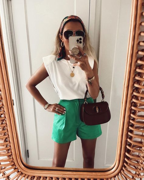 Kim Kelley🇵🇭🇺🇸 on Instagram: “A rainy Hawaii calls for a little splash of color. 🌧🌧🌧 You may purchase this @zara outfit by clicking my photo! Both pieces are a size xs…” Bright Shorts Outfit, Satin Shorts Outfit, Green Shorts Outfit, Petite Bloggers, Bright Shorts, Zara Haul, Hawaii Kauai, Chic Summer Style, Shorts Outfits Women