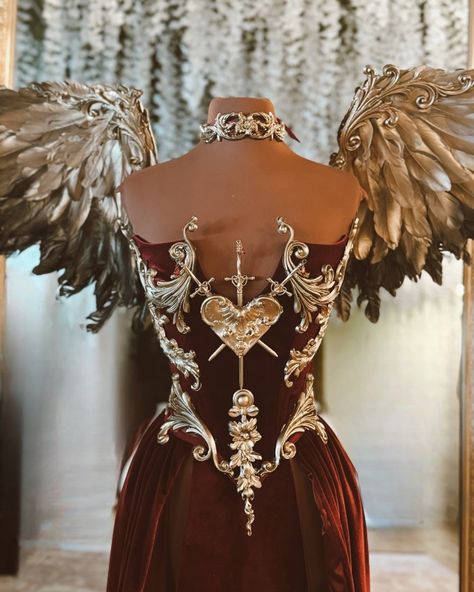 fashion-runways Angel Corset, Armour Dress, Dress 2024, Greek Goddess, Fallen Angel, Fantasy Fashion, Inspired Dress, Gold Fashion, Platform Shoes