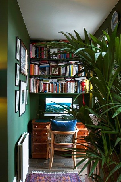 Luke Edward Hall, Edward Hall, Balkon Decor, Study Nook, Small Space Design, Green Walls, Small Room Design, Small Home Office, Trendy Home