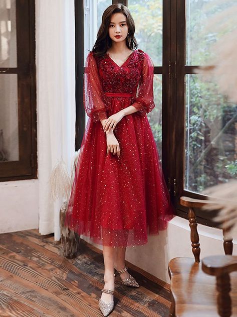 Dress Balon, Korean Dress Elegant, Model Dress Kebaya, Party Dress Classy, Fashion Dresses Formal, Dresses For Pregnant Women, Dress Pesta, Simple Frocks, Simple Bridesmaid Dresses