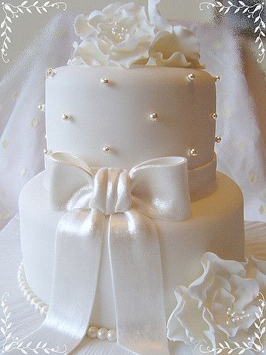 Tårta Design, Bow Cakes, Small Wedding Cakes, Pink Wedding Cake, Baptism Cake, Wedding Cakes With Cupcakes, White Wedding Cakes, Christening Cake, Simple Wedding Cake