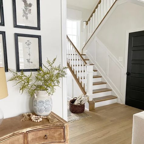 Bm Classic Gray Hallway Interior Sherwin Williams White Heron, Bm Classic Gray, Benjamin Moore Intense White, Benjamin Moore Classic Gray, Sherwin Williams White, Warm Paint Colors, White Heron, Classic Gray, Bright Rooms