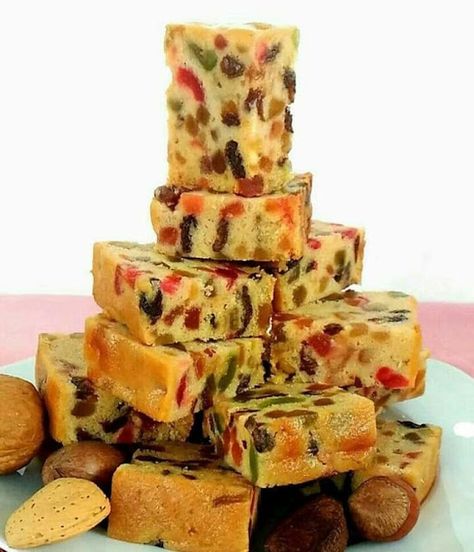 Light Fruit Cake Recipe, Holiday Fruit Cake, Fruit Cake Recipe Easy, Light Fruit Cake, Fruit Cake Recipe Christmas, Dried Fruit Mix, Fruit Cake Christmas, Ginger Cake, Fruitcake Recipes