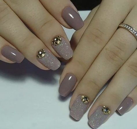 Wedding Nail Colors, Bridal Nails Designs, Nail Designs Glitter, Neutral Nails, Bridal Nails, Elegant Nails, Fabulous Nails, Fancy Nails, Nail Polishes