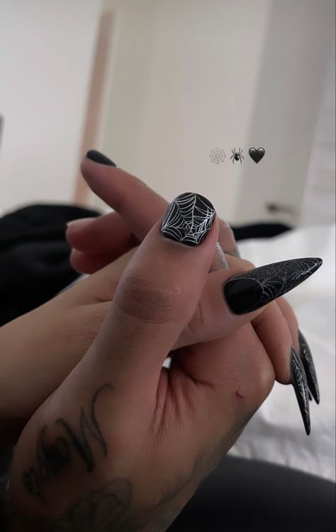 Black Nails Spider, Nail Ideas For Couples, Gingham Nails, Nail Inspired, Halloween Couples, Mens Nails, Gothic Nails, Subtle Nails, Black Color Hairstyles