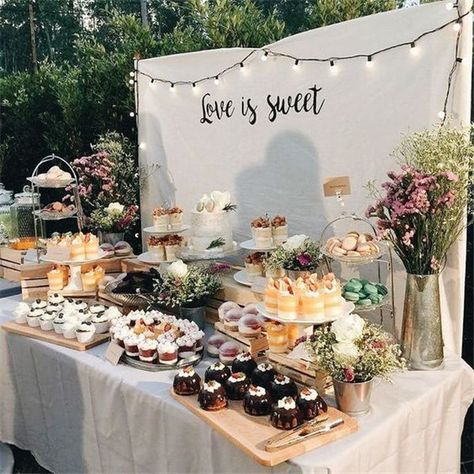 Wedding Cake Buffet, Wedding Dessert Bar Ideas, Dessert Bar Ideas, Wedding Dessert Table Decor, Wedding Dessert Bar, Dessert Display Wedding, Buffet Dessert, Deco Buffet, Dessert Bar Wedding