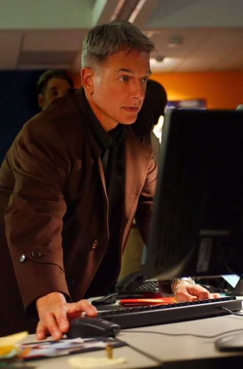 Ncis Season 1, Ncis Funny, Ncis Characters, Gibbs Ncis, Ncis Gibbs Rules, Mark Harmon Ncis, Ncis Gibbs, Tony Dinozzo, Abby Sciuto