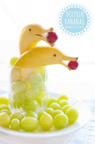 Check out these 25 fun after school snacks for kids. Even the pickiest eaters will love these. They are healthy and delicious! Snack Sani, Decorações Com Comidas, Visual Recipes, Food Art For Kids, Preschool Snacks, Snacks Für Party, Kids Food, Idee Pasto Sano, Fun Kids Food