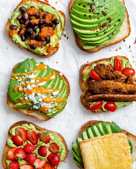 Vegan Avocado Toast, Cabbage Salad Recipes, Plant Based Recipes Breakfast, Vegan Brunch, Vegan Bacon, Toast Toppings, Ramen Noodle, Vegan Eggs, Spread Recipes