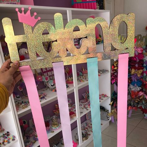 Diy Hair Bow Holder, Diy Bow Holder, Bow Holders, Wooden Words, Hair Bow Holder, Wooden Names, Manualidades Diy