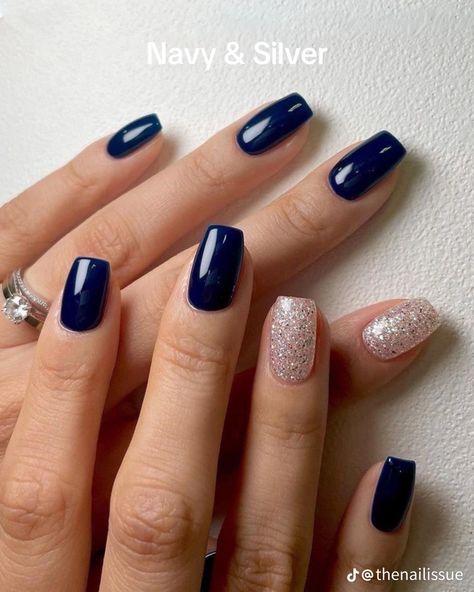 Deep Blue Nails Designs, Blue Winter Nail Ideas, Nail Desine, Navy Blue Nail Designs, Royal Blue Nails Designs, Periwinkle Nails, Blue And Silver Nails, Winter Nail Ideas, Blue Gel Nails