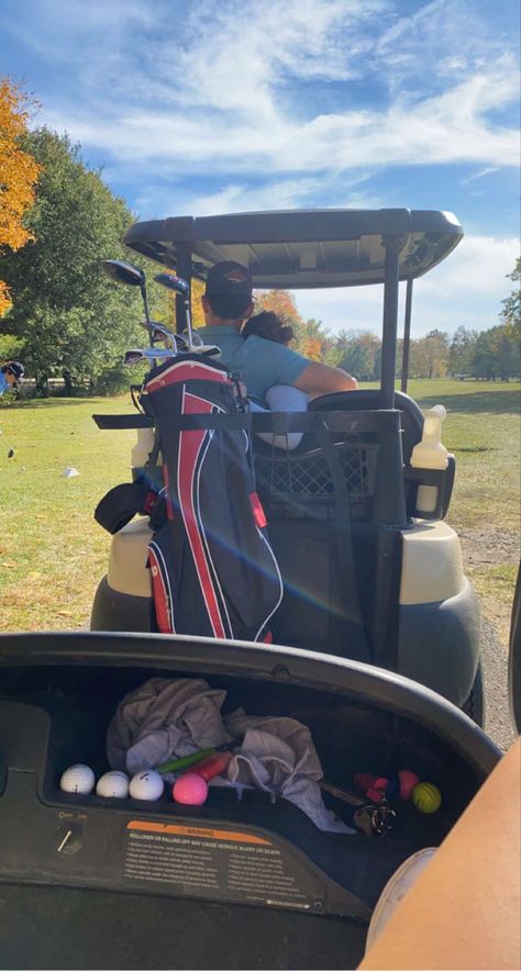 Golf Relationship Goals, Golfing With Boyfriend, Boyfriend Golf Gifts, Golf Boyfriend Aesthetic, Golf Boyfriend Gifts, Golf Date Aesthetic, Golf Couple Goals, Golf Couple Aesthetic, Golf Couple Pictures