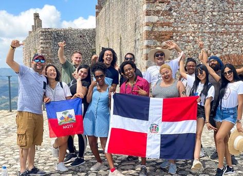 Dominicans Be Like, Haiti History, Caribbean Outfits, Dominican Republic Flag, Hispanic Aesthetic, Afro Latina, Puerto Rican Pride, Draw The Squad, Caribbean Art