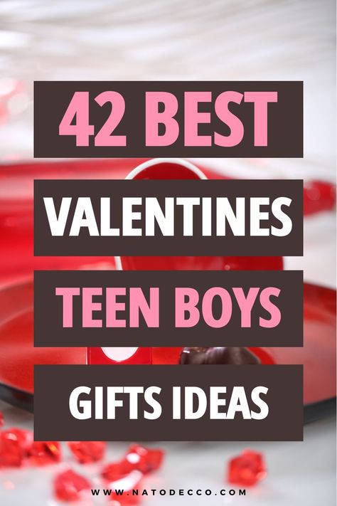 Valentines day aesthetic is around the corner. The gifts displayed is perfect Valentines gift for boyfriend, Valentine gifts for friends, valentine gifts for kids, valentine gifts for husband, and valentine gifts for men. Boyfriend Valentine Gift Ideas, What Do Boys Want For Valentines Day, Valentines Basket For Teen Boys, Valentine For Boys, Things To Get Guys For Valentines Day, Valentines Gift For Boy Best Friend, Valentines For Teens Boys, Teen Valentine Gifts For Him, Valentines Gifts For Boys From Mom