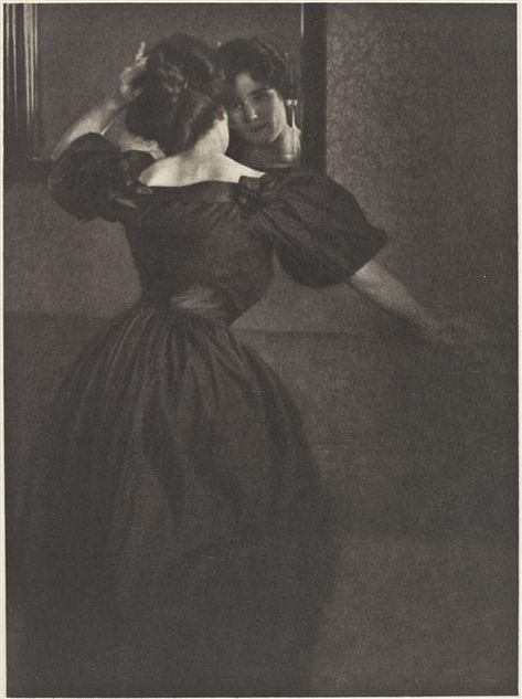 Heinrich Kuhn, Neue Galerie New York, Portrait Vintage, Alfred Stieglitz, Cleveland Museum Of Art, History Of Photography, Impressionist Paintings, Through The Looking Glass, A Mirror