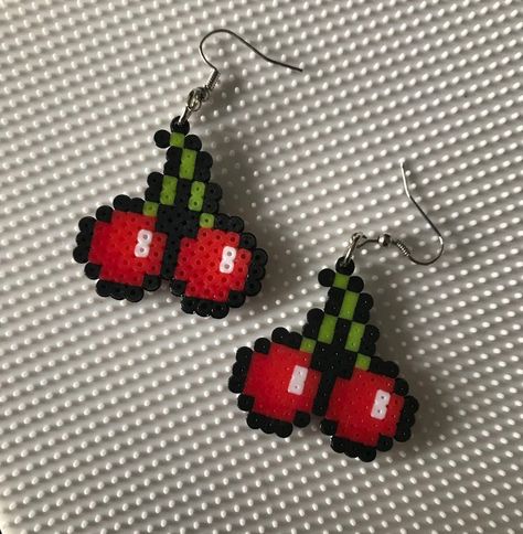 Hama Beads Jewelry, Perler Earrings, Mini Hama Beads, Melt Beads Patterns, Hamma Beads Ideas, Easy Perler Bead Patterns, Easy Perler Beads Ideas, Perler Art, Perler Bead Templates