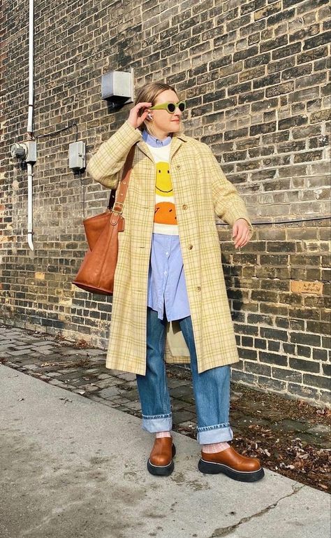 Fall Outfit Colorful, Everyday Outfits Winter 2023, Patterned Jacket Outfit, Colorful Minimalism Outfits, Fall Layering Outfits 2023, Eclectic Winter Outfit, Fall Colorful Outfits, Winter Layers Outfits, Colorful Autumn Outfits