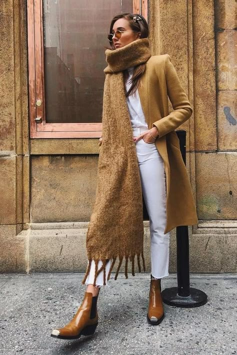 Mantel Styling, Outfit Oversize, Tan Coat, Beige Outfit, Dinner Outfits, Thanksgiving Outfit, Winter Mode, Fall Winter Style, Cool Street Fashion