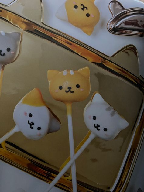 Cat Baked Goods, Cat Themed Pastries, Cat Themed Baked Goods, Cat Themed Treats, Christmas Cute Food, Cat Themed Desserts, Cute Cakepops, Cute Cat Cakes, Cat Cakepops