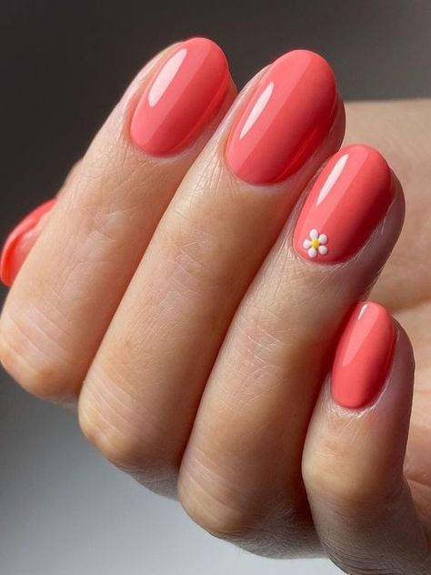 Holiday Nails Summer 2023 Bright, Summer Sns Nails 2024, Pink Holiday Nails Summer, Holiday Nails Summer 2023, Uñas Color Coral, Coral Gel Nails, Holiday Nails Summer, Neon Coral Nails, Coral Nails With Design